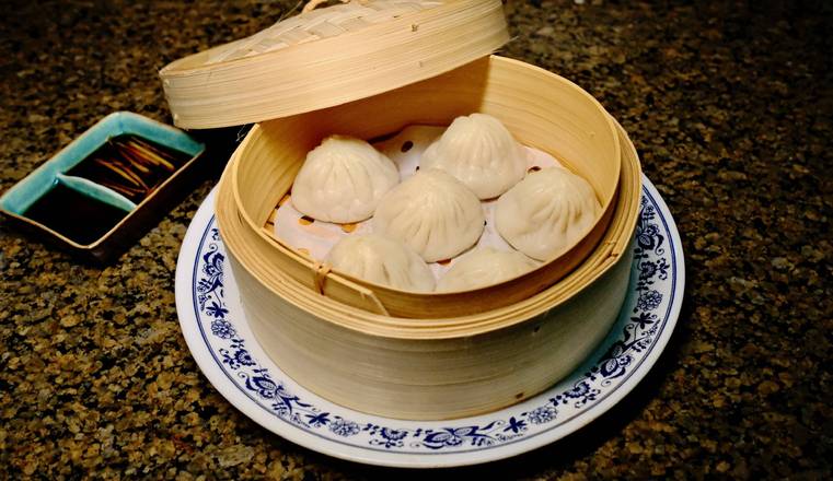 Steamed pork buns 6 pcs 小笼包